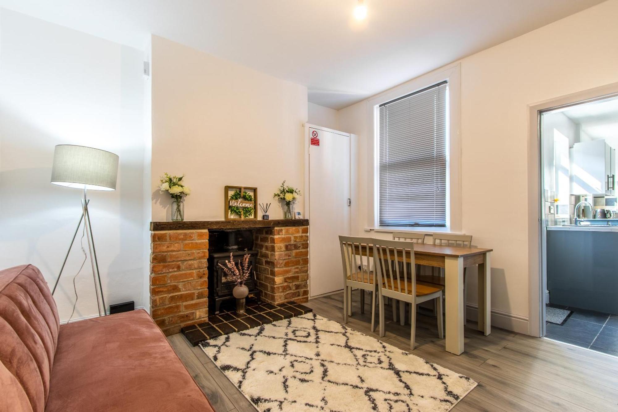 Вилла Warburton House, Newark - Walking Distance From North Gate Train Station & Market Place Экстерьер фото